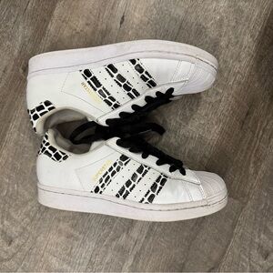 ADIDAS Superstar Sneakers Ladies Sz 5 Leopard Print